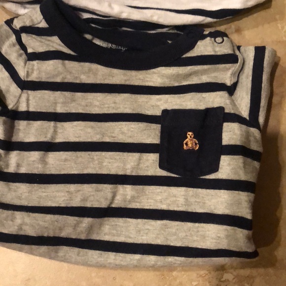 Baby boy GAP 3-6 month onesies - Picture 2 of 4